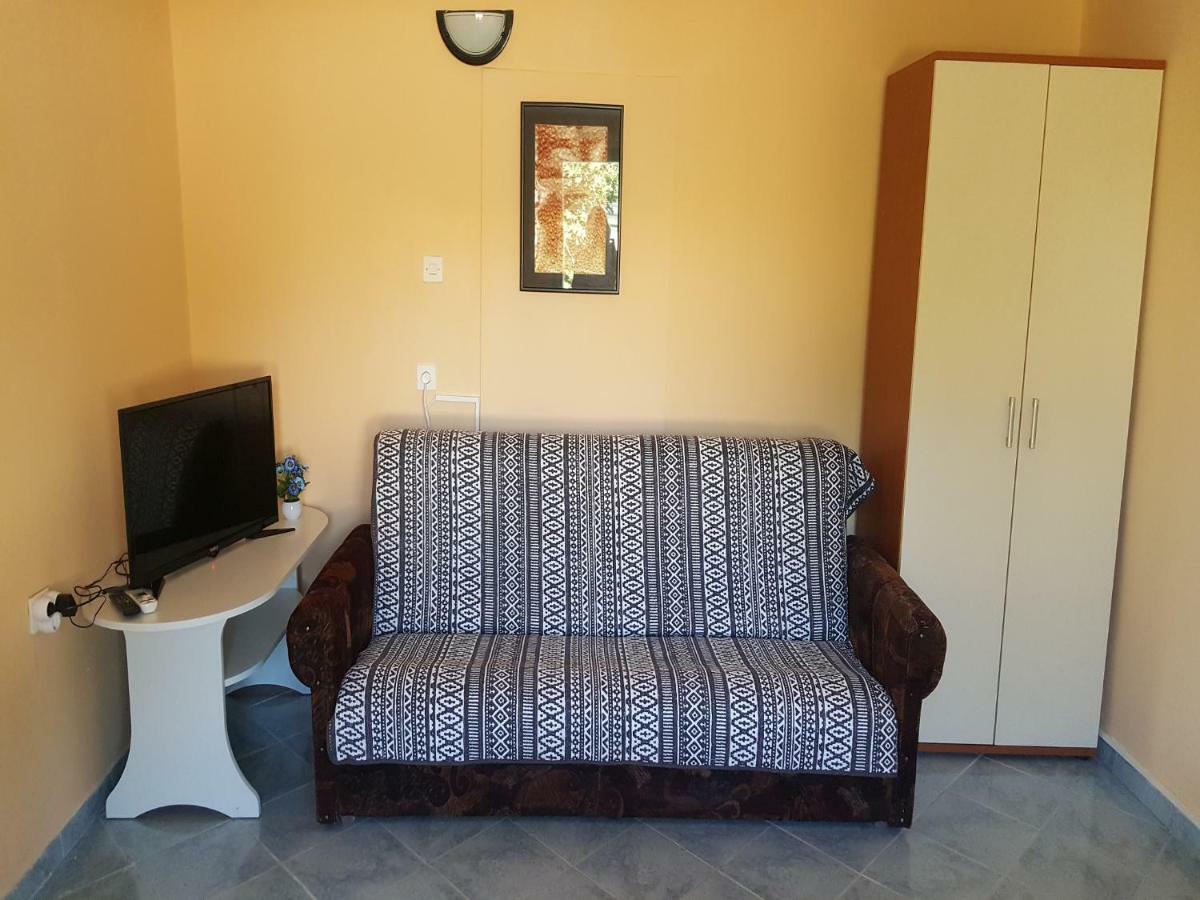 Apartment Silvija Ližnjan Eksteriør billede